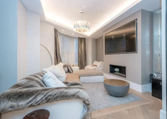 Lucas Place In London Near St James\'S Park